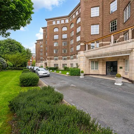 Rent this 3 bed apartment on Cropthorne Court in 20-28 Maida Vale, London