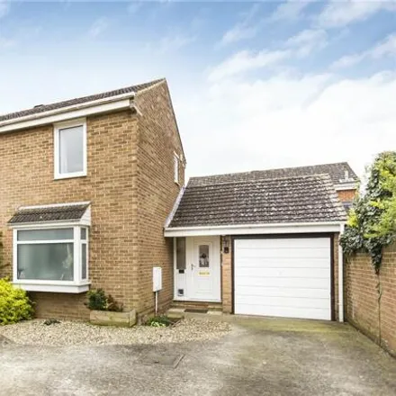 Buy this 3 bed house on 100 Chorefields in Kidlington, OX5 1SY