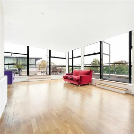 Image 6 - Point Wharf, London, TW8 0BX, United Kingdom - House for sale