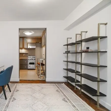 Image 4 - 44 East 67th Street, New York, NY 10065, USA - Townhouse for sale