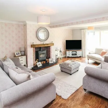 Image 2 - Home Close, Great Oakley, NN18 8HP, United Kingdom - House for sale