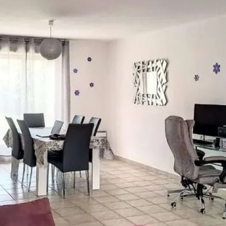 Rent this 7 bed apartment on Résidence la Bretonnière in 1 Rue Anatole France, 37540 Saint-Cyr-sur-Loire