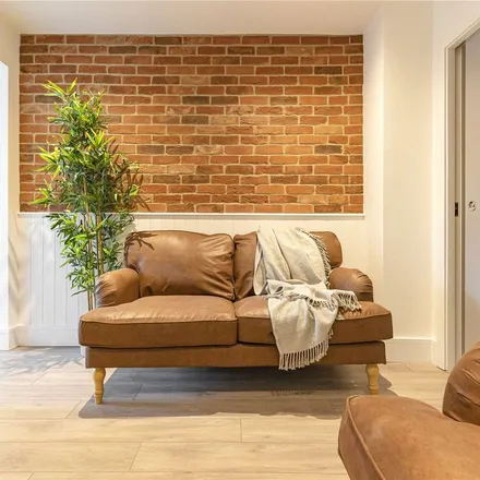 Image 9 - 10 Stoke Hill Crescent, Exeter, EX4 7DE, United Kingdom - Apartment for rent