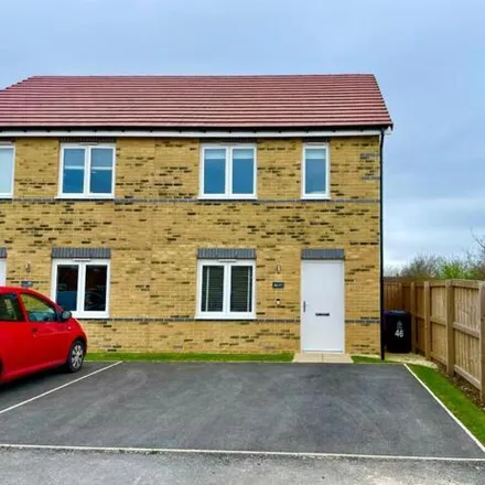 Rent this 3 bed duplex on Foxglove Drive in Auckley, DN9 3RS