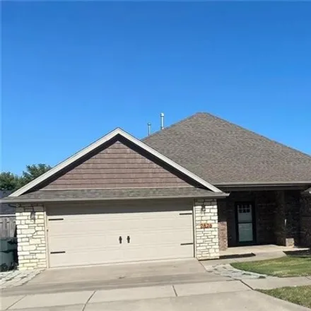 Rent this 3 bed house on 2826 North Seneca Avenue in Fayetteville, AR 72704