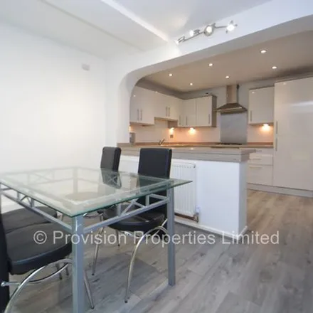 Image 9 - Well Close Rise, Arena Quarter, Leeds, LS7 1HT, United Kingdom - Townhouse for rent