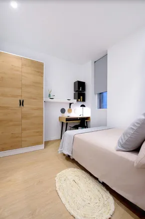 Rent this 5 bed room on Carrer de Salamanca in 46, 46005 Valencia