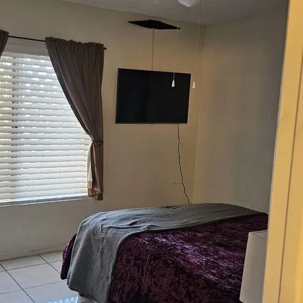 Rent this 2 bed house on Glendale