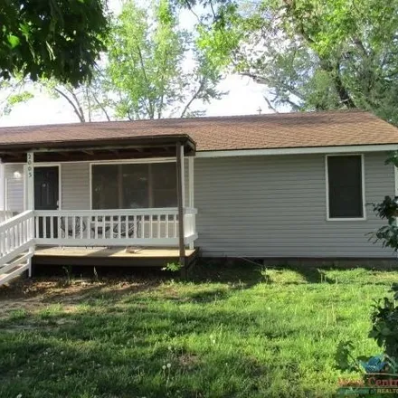 Buy this 3 bed house on 2059 East 16th Street in Sedalia, MO 65301
