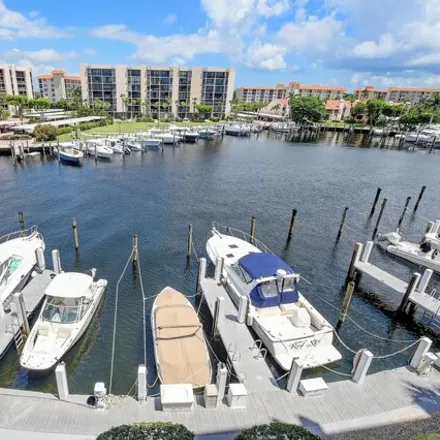 Buy this 2 bed condo on 907 Sweetwater Lane in Harbor East, Boca Raton