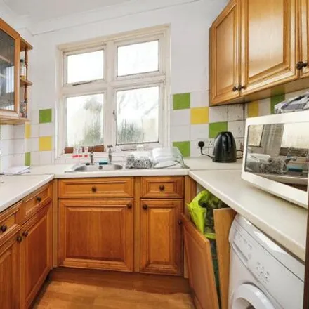 Image 3 - Woodend Road, Deepcut, GU16 6QH, United Kingdom - Apartment for sale