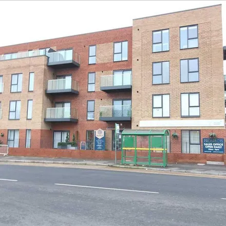 Rent this 2 bed apartment on Prospects College in Fairfax Drive, Southend-on-Sea