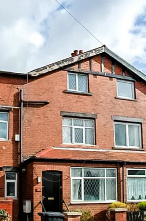 Rent this 3 bed house on Hessle Avenue in Leeds, LS6 1EF