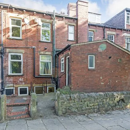 Rent this 5 bed townhouse on 5 in 7 Grove Gardens, Leeds