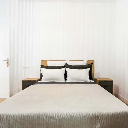 Rent this 12 bed room on Ronda de Sant Pere in 13, 08010 Barcelona