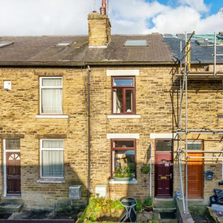 Buy this 3 bed townhouse on Ashgrove in Bradford, BD10 0BP