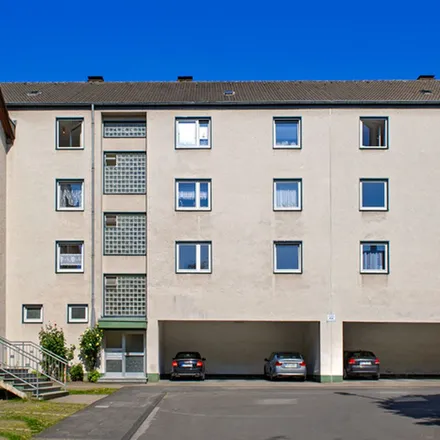 Rent this 3 bed apartment on Lingmannstraße 11 in 42655 Solingen, Germany