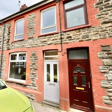 Rent this 3 bed townhouse on Coed-y-Brain Road in Llanbradach and Pwllypant, CF83 3JR