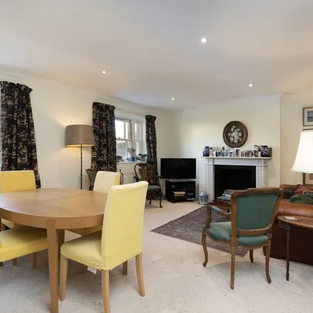 Rent this 2 bed apartment on Cherry Court Hotel in Hugh Street, London
