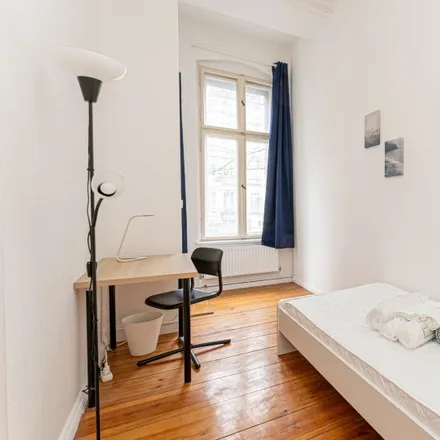 Rent this 5 bed room on Kantstraße 100 in 10627 Berlin, Germany