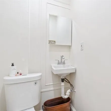 Image 6 - 87-30 88th Street, New York, NY 11421, USA - House for sale