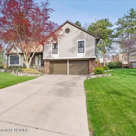Image 3 - 13251 White Pine Drive, DeWitt Charter Township, MI 48820, USA - House for sale