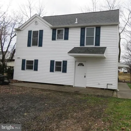 Rent this 3 bed house on 1066 Ellwood Avenue in Andalusia, Bensalem Township