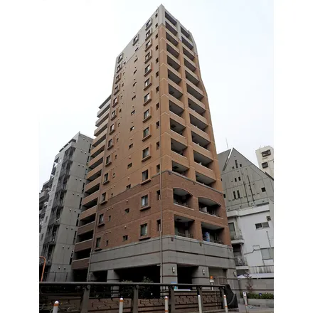 Rent this studio apartment on レストラン マノワ in Meiji-dori Avenue, Hiroo