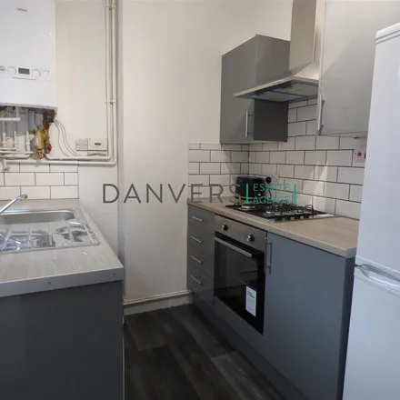 Rent this 3 bed apartment on Warwick Street in Leicester, LE3 5HY