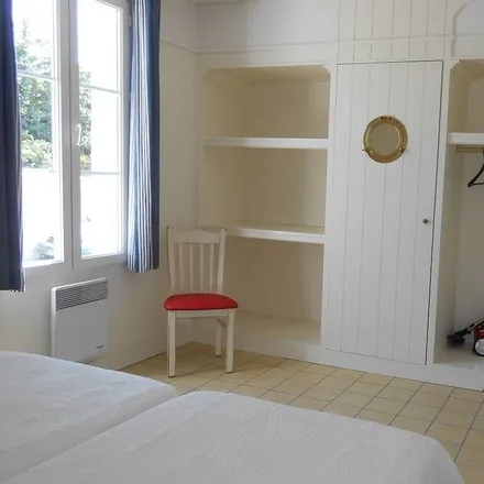 Rent this 1 bed apartment on 17630 La Flotte