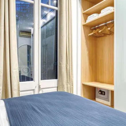 Rent this 2 bed apartment on Farmàcia Bellmunt Fernández in Elena, Carrer d'Aribau