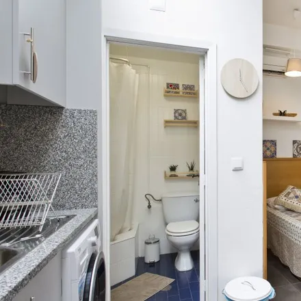 Rent this studio apartment on Quebra Gelo in Rua do Bonjardim 676, 4000-060 Porto