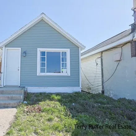 Buy this 3 bed house on 817 East Forest Avenue in Muskegon, MI 49442