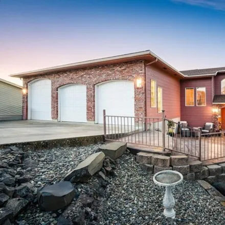 Buy this 4 bed house on 509 Crestline Circle Court in Lewiston, ID 83501