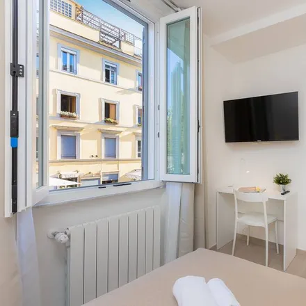 Image 1 - Rome, Roma Capitale, Italy - Apartment for rent