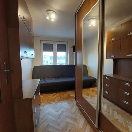 Rent this 3 bed apartment on Tamka 4 in 00-349 Warsaw, Poland