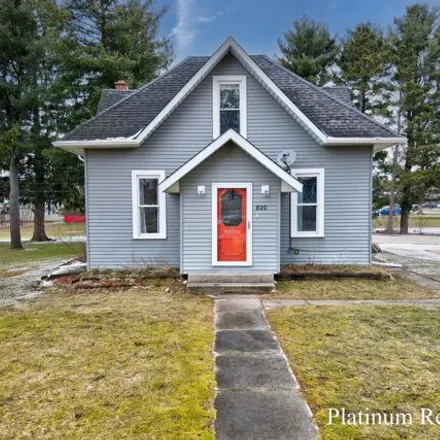 Buy this 4 bed house on 822 East Slocum Street in Whitehall, Muskegon County