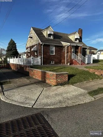 Image 3 - 34 Coger Street, Saddle Brook, NJ 07663, USA - House for rent