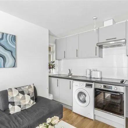 Image 2 - Cavendish Road, London, SW12 0DE, United Kingdom - Apartment for sale