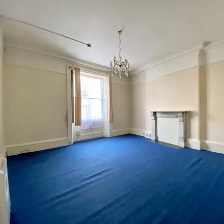 Image 3 - Angel Guest House, 13 St Peter Street, Tiverton, EX16 6NU, United Kingdom - Apartment for rent