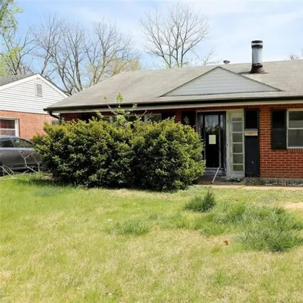 Buy this 2 bed house on 3 Saint George Court in Florissant, MO 63031