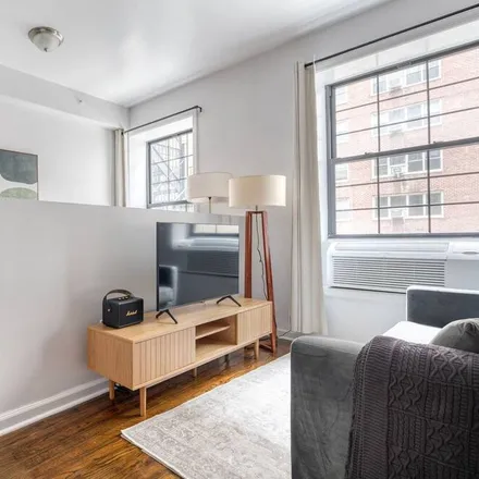 Image 2 - Midtown, New York, NY - Apartment for rent