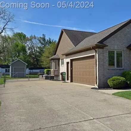 Image 3 - 8356 Wiloray Avenue, Shelby Charter Township, MI 48317, USA - House for sale