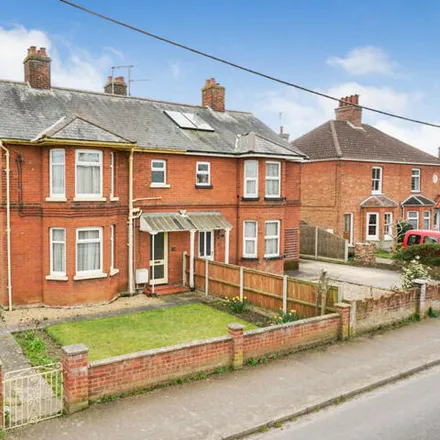 Buy this 3 bed duplex on Links Avenue in Brundall, NR13 5LL