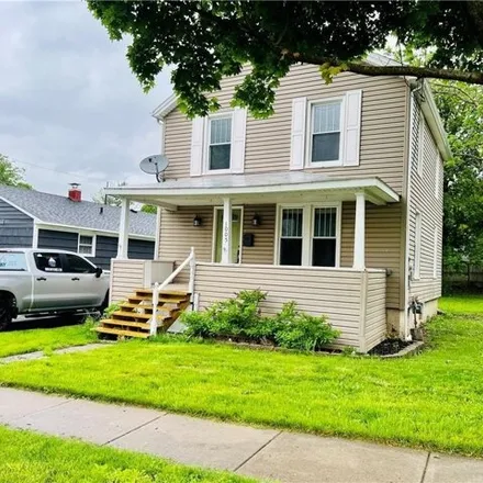 Rent this 3 bed house on 1005 Gotham Street in City of Watertown, NY 13601