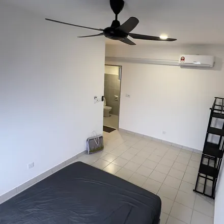 Rent this 3 bed apartment on Lily Apartments in Jalan 6/116B, Kuchai Lama