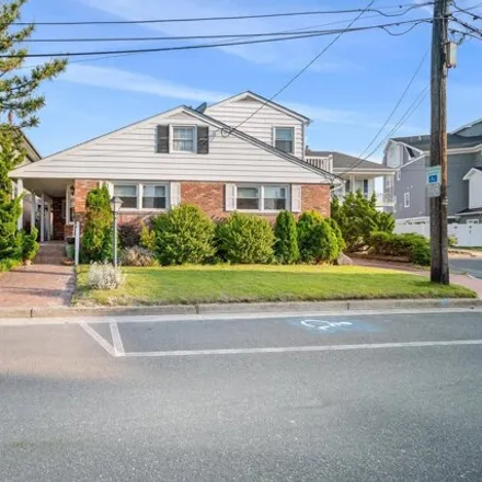 Image 1 - 20 Dolphin Drive, Margate City, Atlantic County, NJ 08402, USA - House for sale