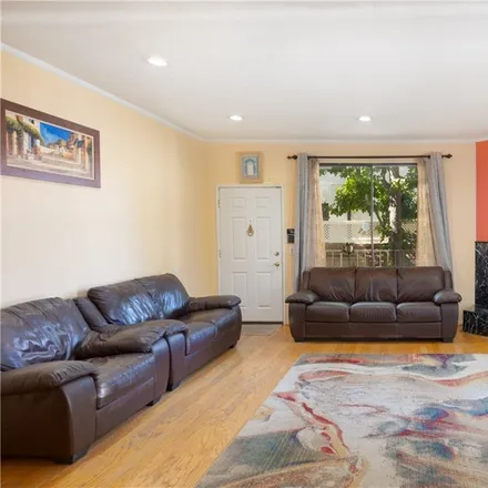 Image 6 - 10229 Variel Avenue, Los Angeles, CA 91311, USA - Loft for sale