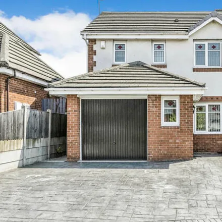 Buy this 3 bed house on Loscoe Grove in Bolton upon Dearne, S63 9GH