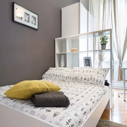 Rent this 5 bed room on Casa del Cacciatore e Pescatore in Via Carlo Farini, 40/A